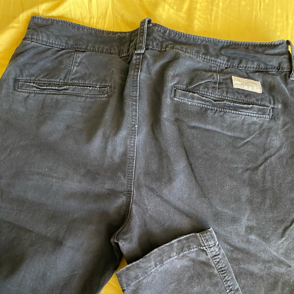 A&F chinos